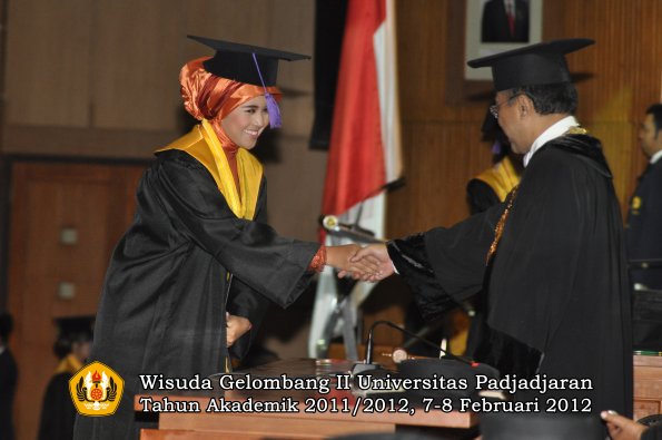 wisuda-fakultas-psikologi-oleh-rektor-024-copy