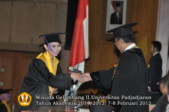 wisuda-fakultas-psikologi-oleh-rektor-034-copy