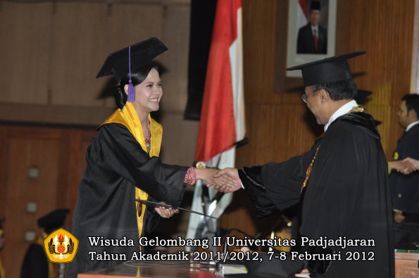 wisuda-fakultas-psikologi-oleh-rektor-038-copy