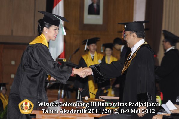 wisuda-unpad-gel-iii-2011_2012-pasca-sarjana-magister-oleh-rektor-002