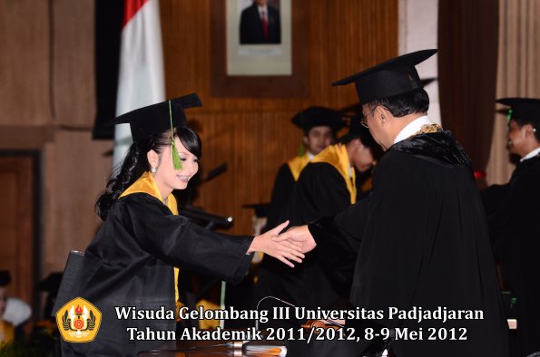 wisuda-unpad-gel-iii-2011_2012-fakultas-kedokteran-oleh-rektor-270