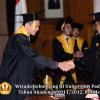 wisuda-unpad-gel-iii-2011_2012-fakultas-ekonomi-dan-bisnis-oleh-rektor_097