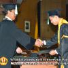 wisuda-unpad-gel-iii-2011_2012-fakultas-ilmu-budaya-oleh-dekan_040