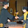 wisuda-unpad-gel-iii-2011_2012-fakultas-ilmu-budaya-oleh-dekan_074