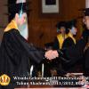 wisuda-unpad-gel-iii-2011_2012-fakultas-ilmu-budaya-oleh-rektor_044