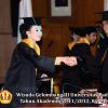 wisuda-unpad-gel-iii-2011_2012-fakultas-ilmu-budaya-oleh-rektor_048