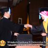 wisuda-unpad-gel-iv-2011_2012-fakultas-ilmu-keperawatan-oleh-dekan-054