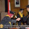 wisuda-unpad-gel-iv-2011_2012-fakultas-pertanian-oleh-rektor-050