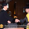 wisuda-unpad-gel-iv-2011_2012-fakultas-ilmu-budaya-oleh-dekan-230