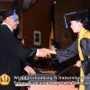 wisuda-unpad-gel-iv-2011_2012-fakultas-isip-oleh-dekan-082