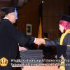 wisuda-unpad-gel-iv-2011_2012-fakultas-isip-oleh-dekan-156